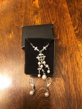 Avon Silver-Tone Pearl Dangle Necklace & matching earrings.